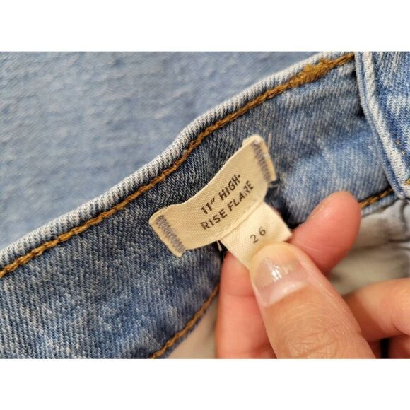 Madewell 11" High-Rise Flare Jeans in Conwell Wash 26  $135 - Picture 8 of 11